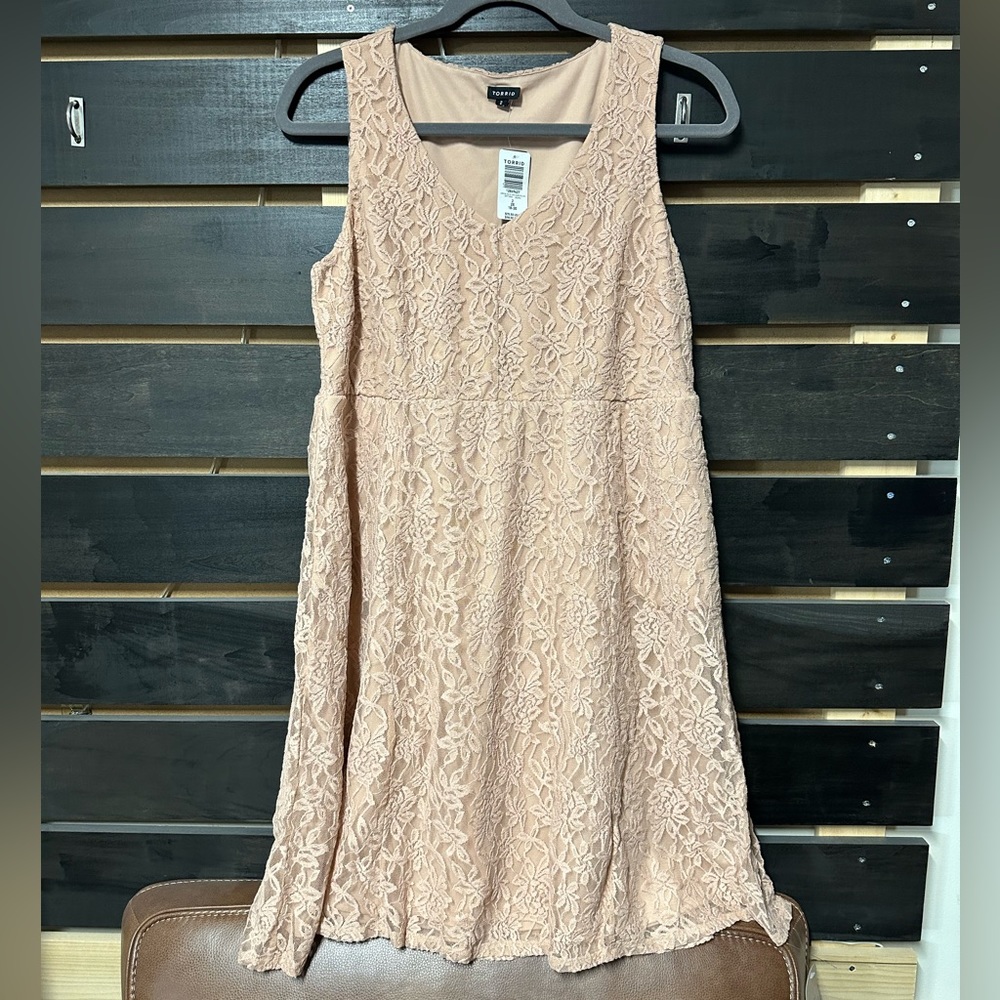 Torrid Size 2 NWT Lace Skater Dress with pockets!